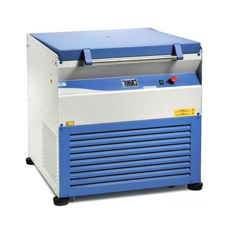 7001490 Refrigerated high capacity microprocessor controlled centrifuge